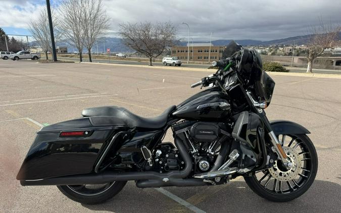 2016 Harley-Davidson® CVO™ Street Glide®