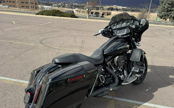 2016 Harley-Davidson® CVO™ Street Glide®