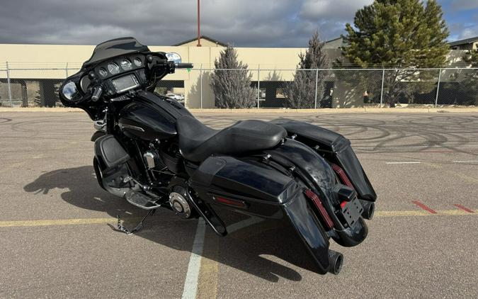 2016 Harley-Davidson® CVO™ Street Glide®