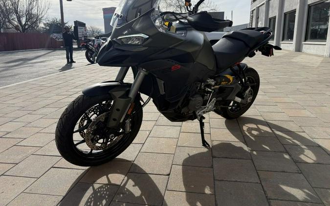 2025 Ducati Multistrada V2 S Storm Green