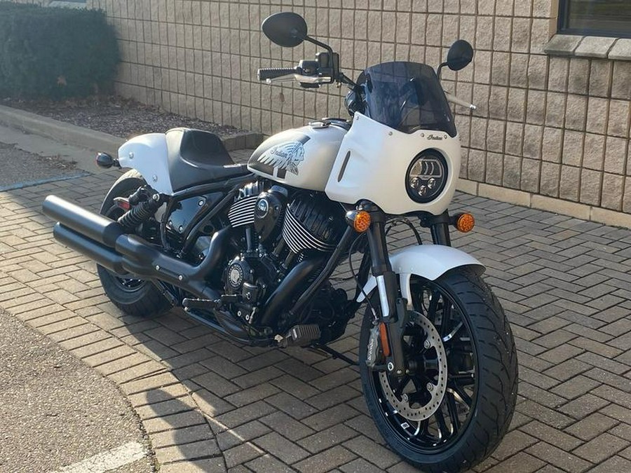 2024 Indian Motorcycle® Sport Chief Ghost White Metallic Smoke