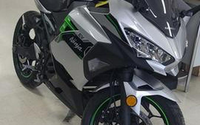 2024 Kawasaki Z e-1 ABS