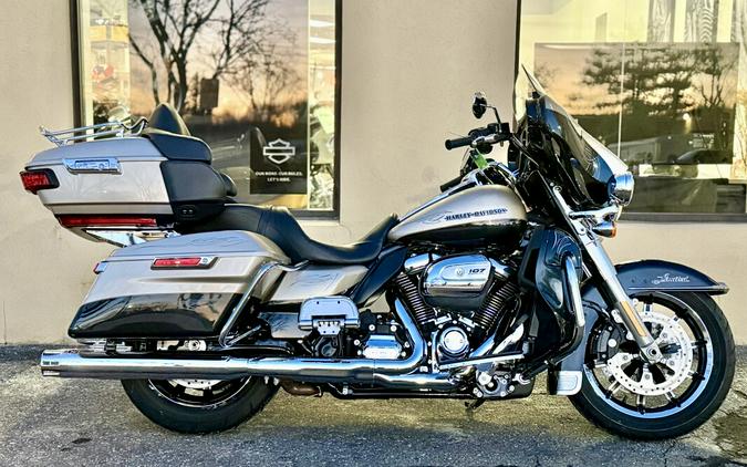 2018 Harley-Davidson® Ultra Limited Low FLHTKL - LOW MILEAGE