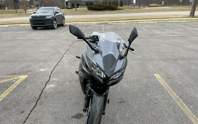 2023 Kawasaki Ninja® 650 Metallic Matte Graphenesteel Gray/Ebony