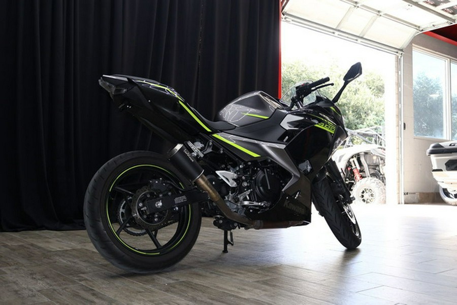 2021 Kawasaki Ninja 400 ABS Metallic Gray/Metallic Magnetic Dar