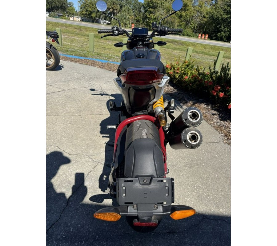 2022 Indian Motorcycle® FTR R Carbon Carbon Fiber