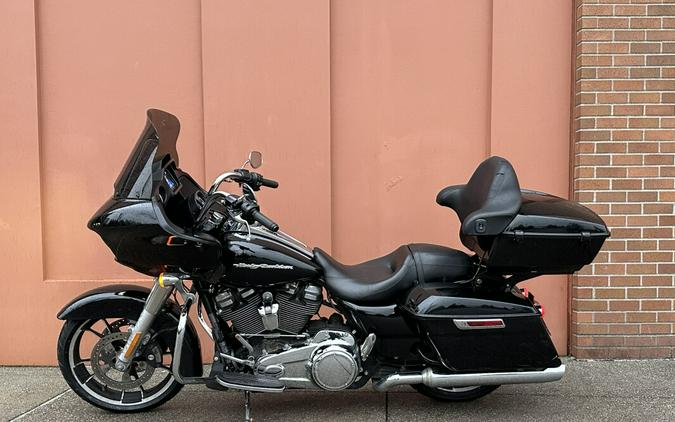 2020 Harley-Davidson® Road Glide® Vivid Black