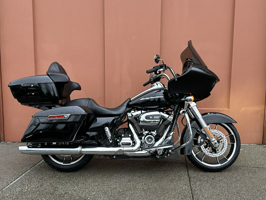 Harley-Davidson® Road Glide® Vivid Black