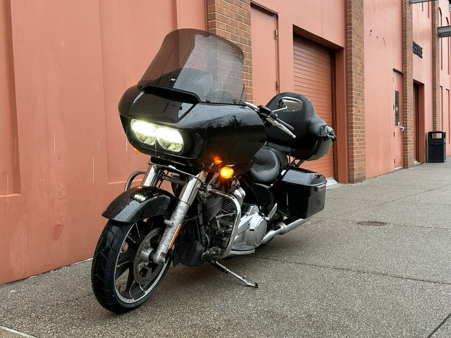 Harley-Davidson® Road Glide® Vivid Black