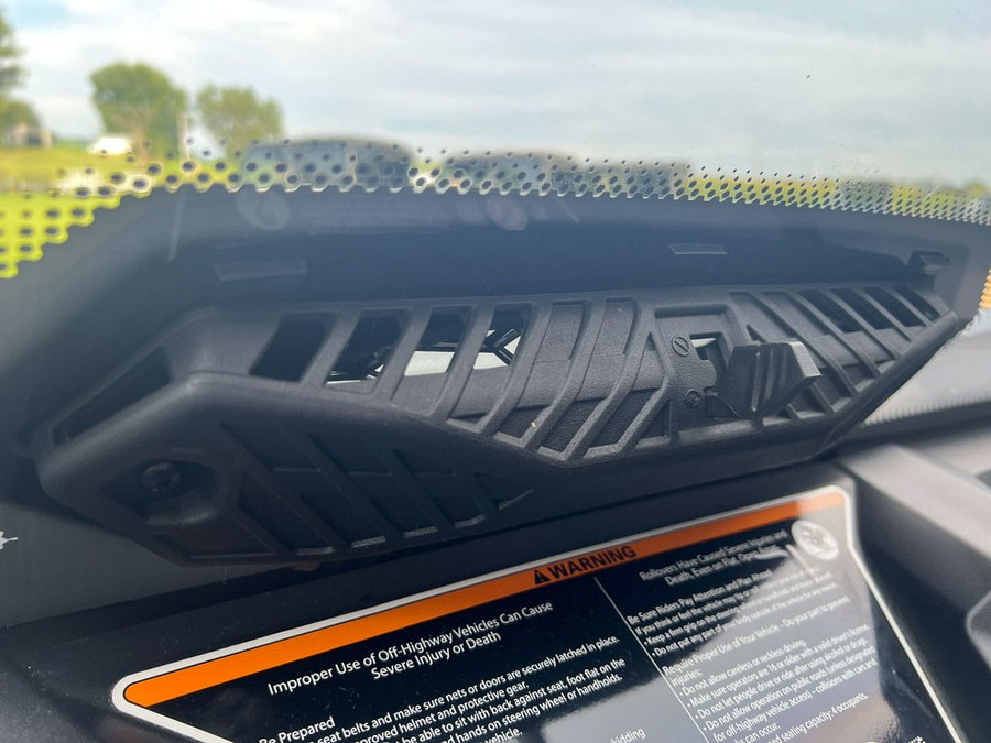 2024 Can-Am® Commander MAX XT 1000R