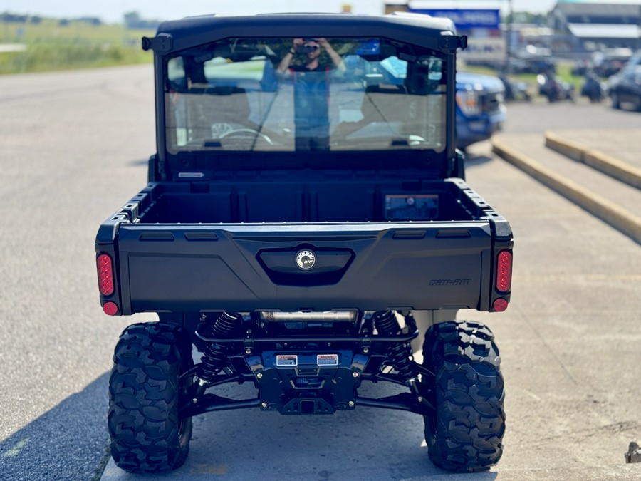 2026 Can-Am Defender DPS CAB HD9