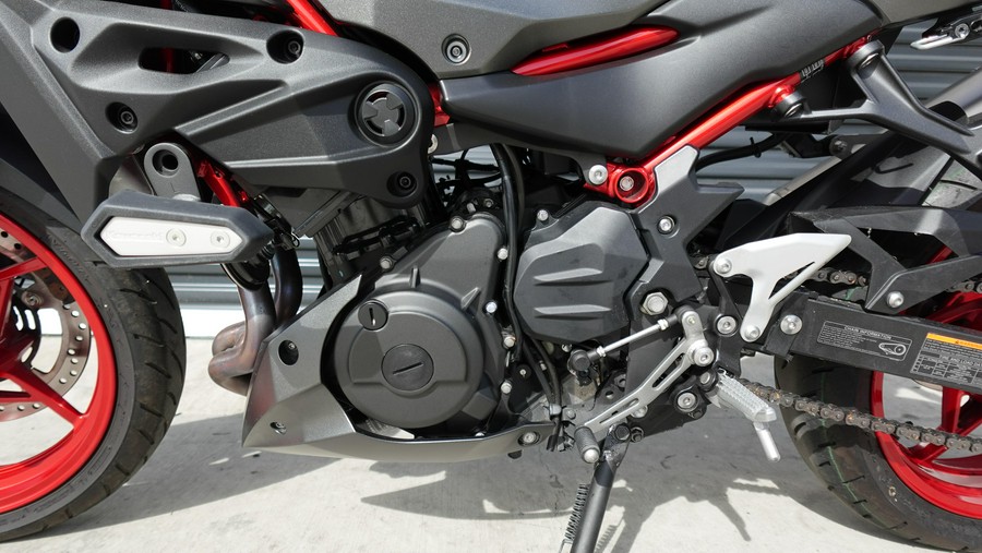 2025 Kawasaki Z500 SE ABS