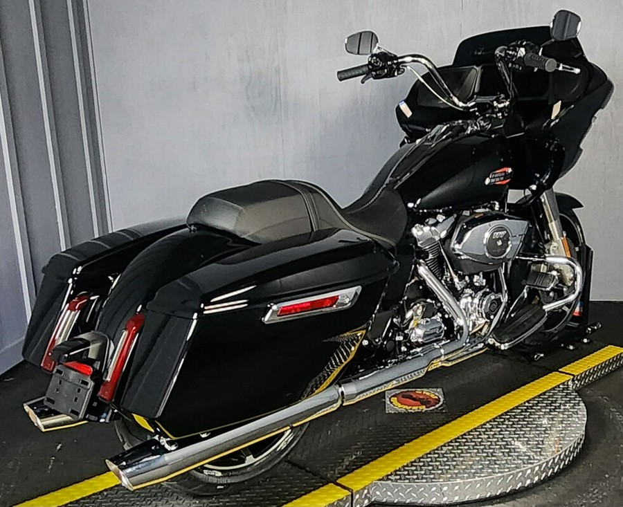 2024 Harley-Davidson Road Glide® FLTRX VIVID BLACK