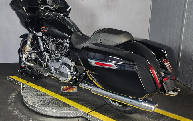 2024 Harley-Davidson Road Glide® FLTRX VIVID BLACK