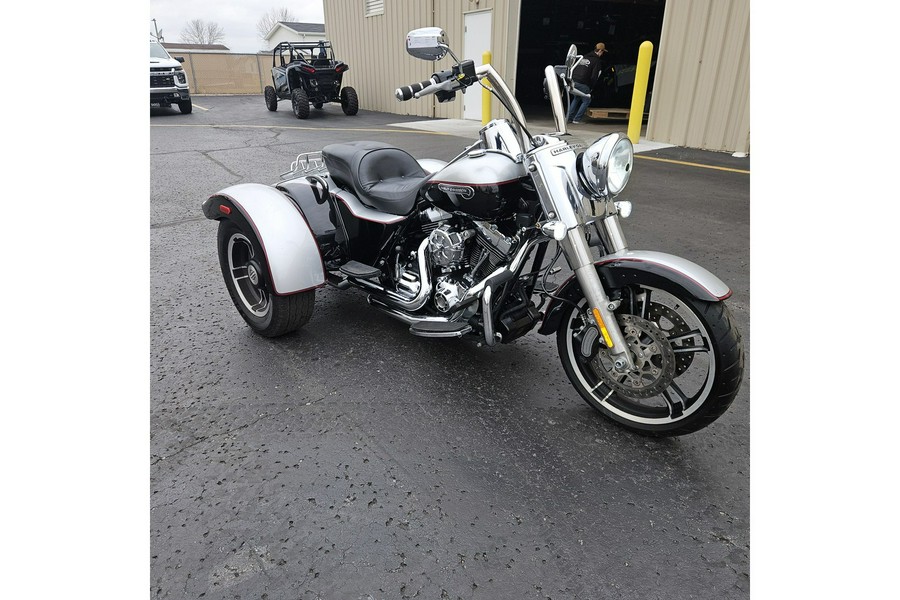 2015 Harley-Davidson® FREEWHEELER