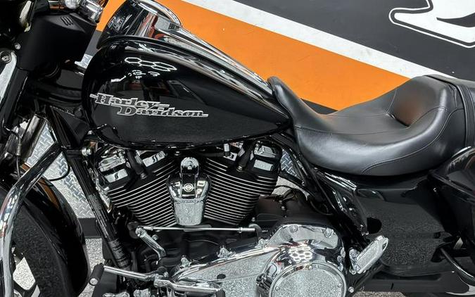 2017 Harley-Davidson® FLHX - Street Glide®
