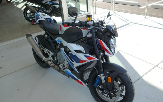 2024 BMW M1000R