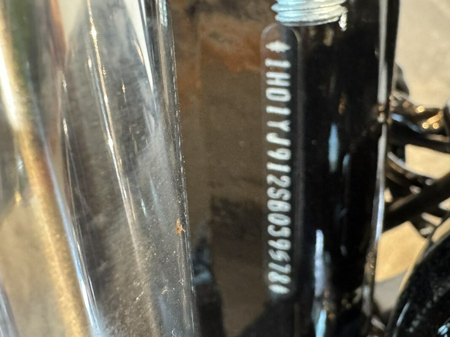 2025 Harley-Davidson® Street Bob® Vivid Black w/Cast Wheels