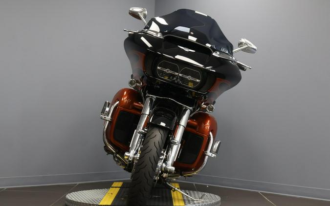 2015 Harley-Davidson® CVO™ Road Glide® Ultra Two-Tone Carbon Dust/Autumn Sunset