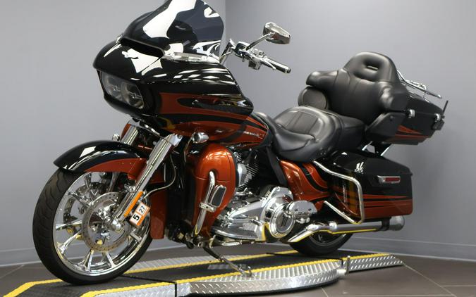 2015 Harley-Davidson® CVO™ Road Glide® Ultra Two-Tone Carbon Dust/Autumn Sunset
