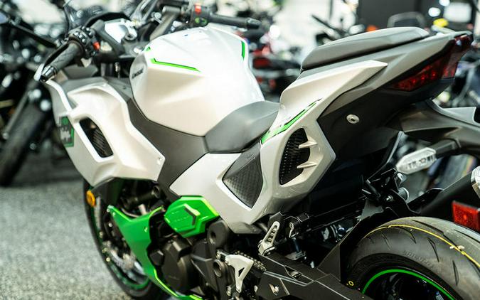 2024 Kawasaki Ninja® 7 Hybrid ABS