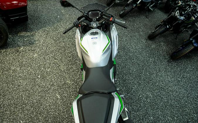 2024 Kawasaki Ninja® 7 Hybrid ABS