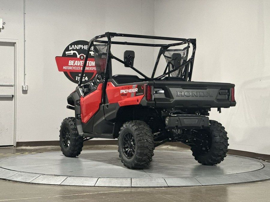 2025 Honda Pioneer 1000 Deluxe