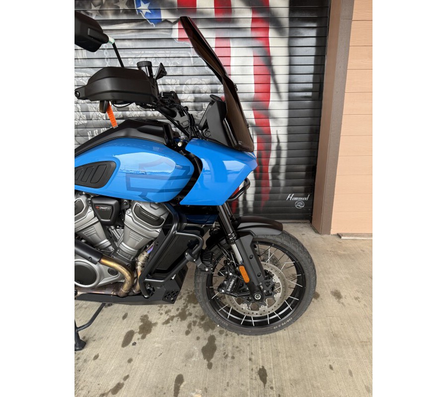 2022 Pan America Special FLAME BLUE/WHITE SAND