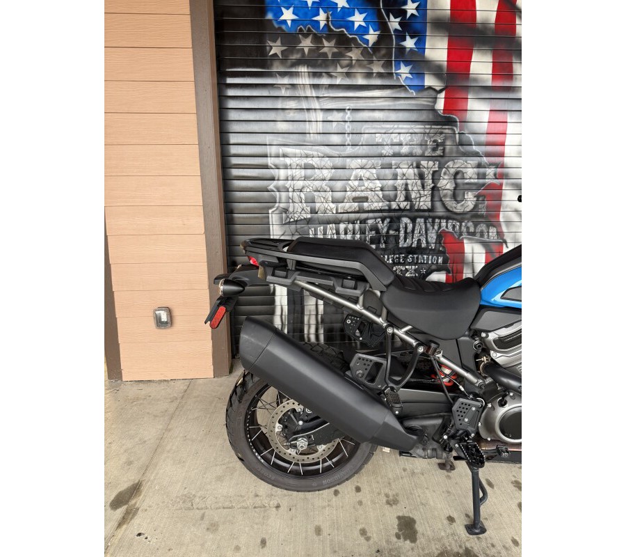 2022 Pan America Special FLAME BLUE/WHITE SAND