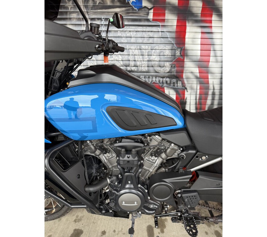 2022 Pan America Special FLAME BLUE/WHITE SAND