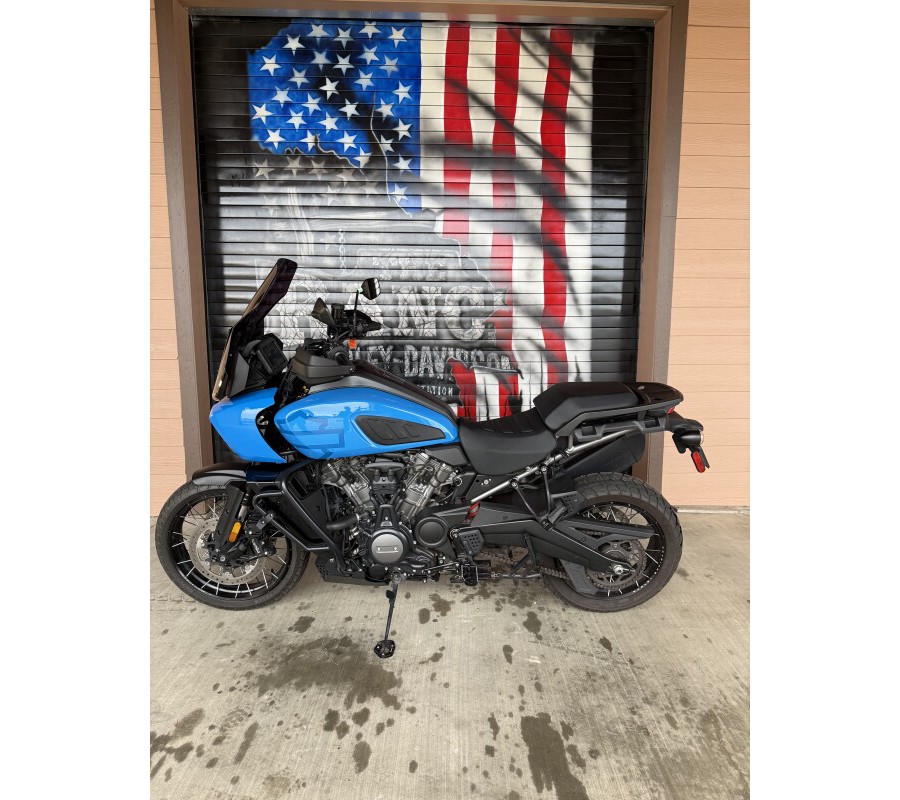 2022 Pan America Special FLAME BLUE/WHITE SAND