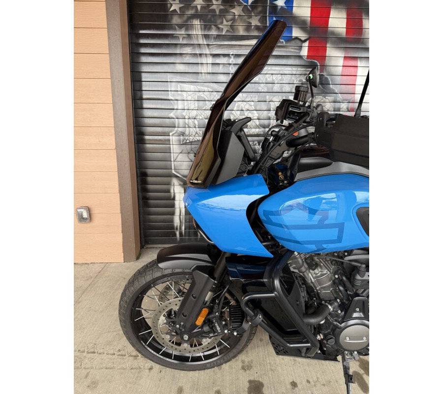 2022 Pan America Special FLAME BLUE/WHITE SAND