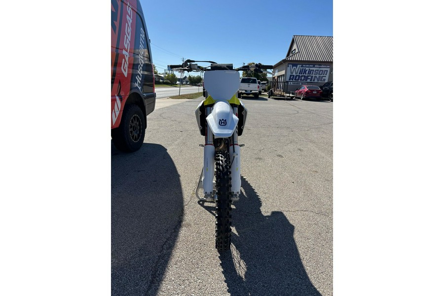 2025 Husqvarna Motorcycles FC 250 DEMO! $9,299.65 OTD W/O TRADE!