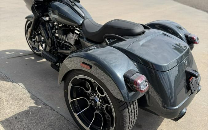 2026 Harley-Davidson Road Glide 3 Iron Horse Metallic