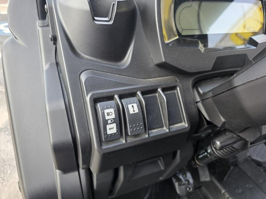 2025 Can-Am® Defender MAX HD10 Lone Star
