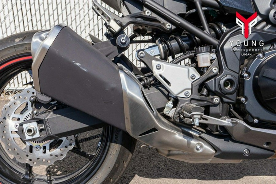 2023 Kawasaki Z900 ABS Metallic Black/Graphite Gray/Flat Black