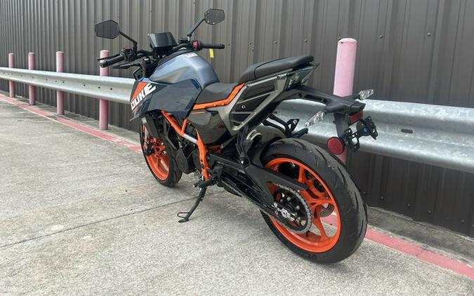 2025 KTM 390 Duke 390