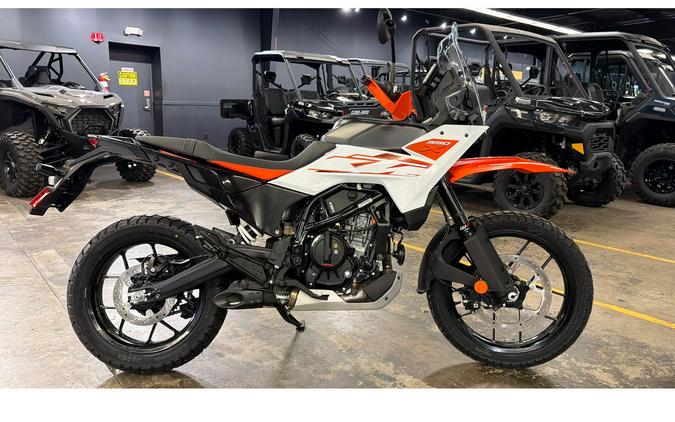 2025 KTM Adventure 390 R
