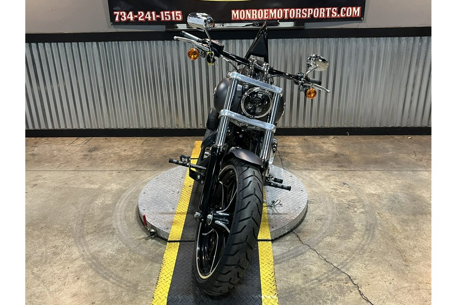 2016 Harley-Davidson® BREAKOUT