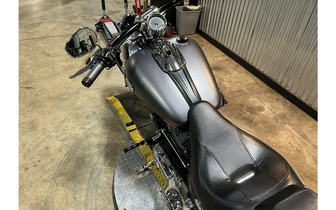 2016 Harley-Davidson® BREAKOUT
