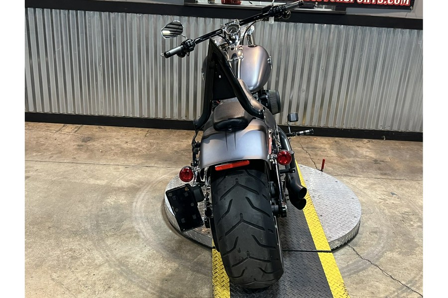 2016 Harley-Davidson® BREAKOUT