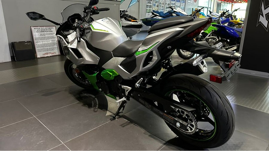 2024 Kawasaki Ninja® 7 Hybrid ABS