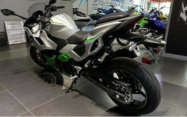 2024 Kawasaki Ninja 7 Hybrid ABS