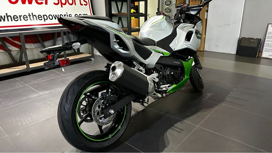 2024 Kawasaki Ninja® 7 Hybrid ABS