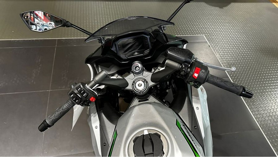 2024 Kawasaki Ninja® 7 Hybrid ABS