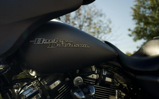 2017 Harley-Davidson® FLHXS - Street Glide® Special