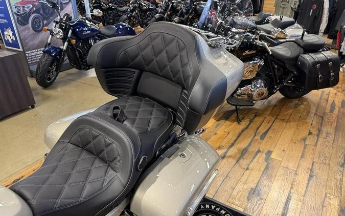 2026 Indian Motorcycle® Pursuit® Limited Silver Quartz Metallic