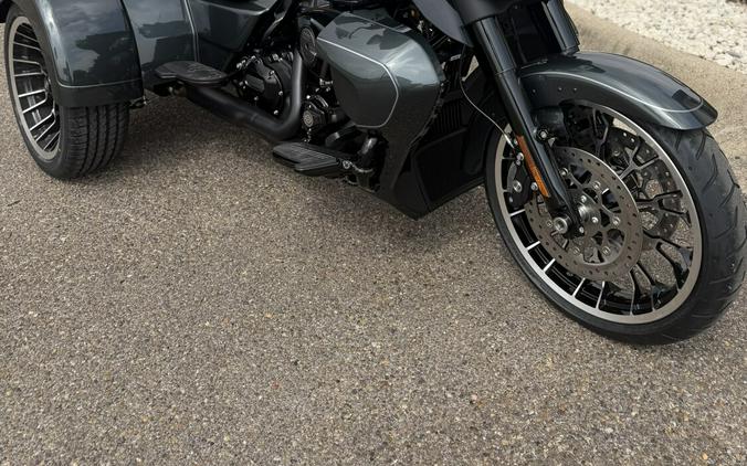 2026 Harley-Davidson Street Glide 3 Limited Iron Horse Metallic Chrome Trim