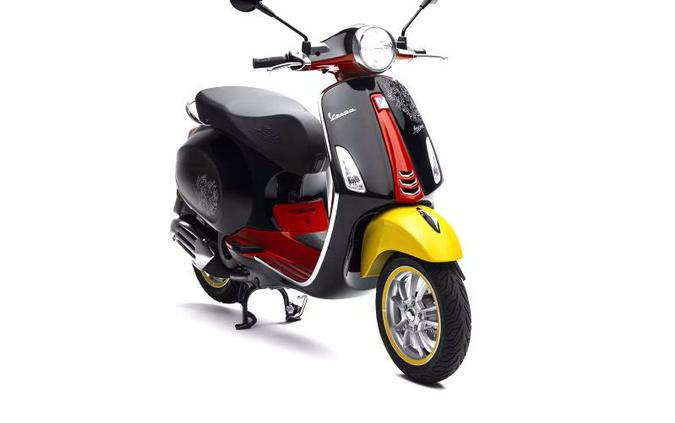2023 Vespa Primavera 150 Disney Mickey Mouse Edition