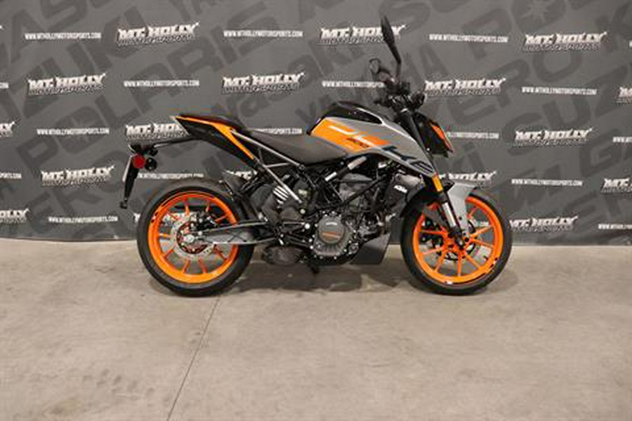 2023 KTM 200 Duke